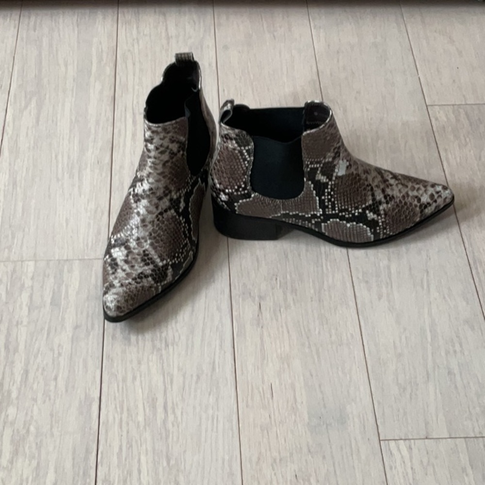 Last Chance sale 🎉🎉Blondo Waterproof Ankle Boot 7